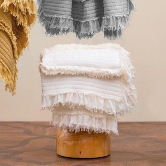 Farmhouse Throw Blanket Boho Cottage Decor Soft Decorative Cream Quilted Cover - Picture 10 of 10